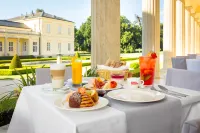 Károlyi Kastély Hotel & Restaurant - Desayuno