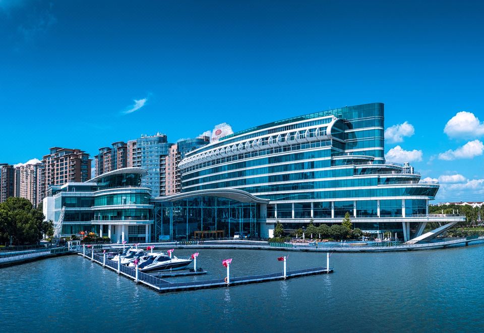 5. 크라운 플라자 ..