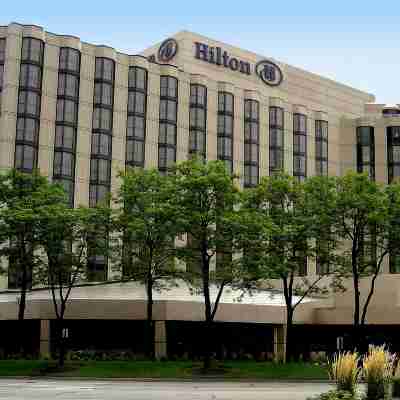 Hilton Rosemont Chicago O'Hare Hotel Exterior