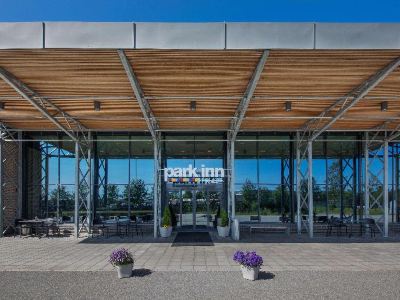 Park Inn by Radisson Oslo Airport Hotel West