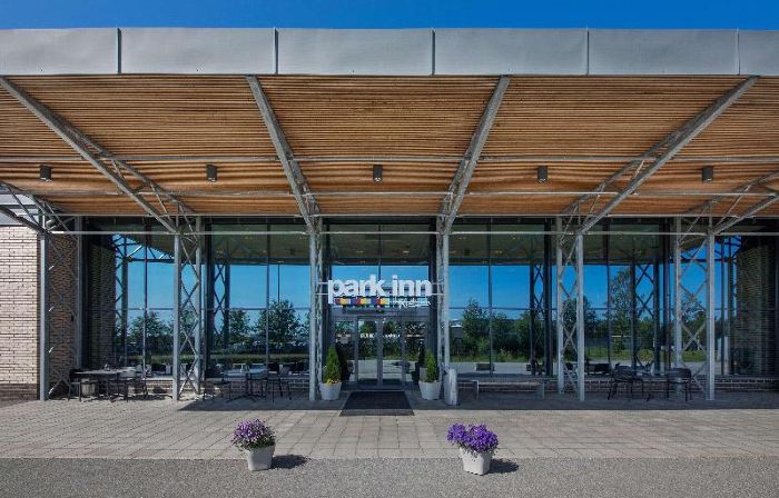 Park Inn by Radisson Oslo Airport Hotel West