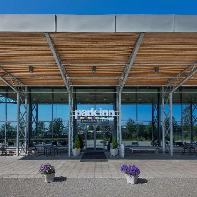 Park Inn by Radisson Oslo Airport Hotel West オスロ空港周辺のホテル