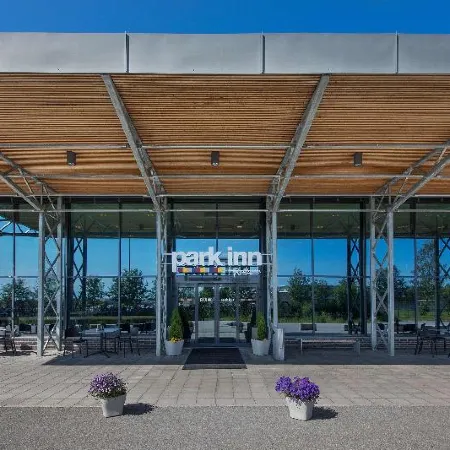 Park Inn by Radisson Oslo Airport Hotel West