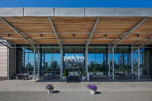 Park Inn by Radisson Oslo Airport Hotel West - Haustierfreundliche