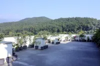 Hotel Forest Avenue - Best Luxury Hotel in Dehradun Отели рядом с достопримечательностью «Джил Клемент Таун»