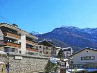 La Tata - balcony