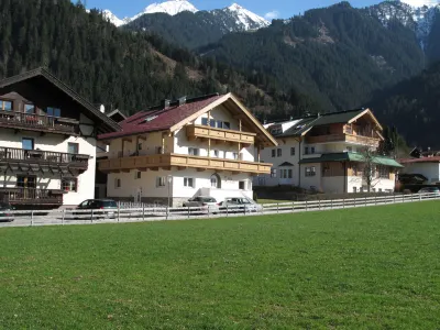 Wegscheider Congress Zillertal - Europahaus Mayrhofen 주변 호텔