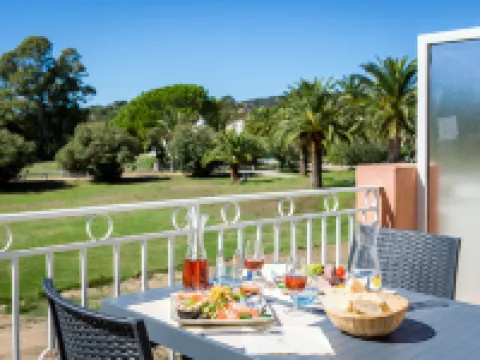 Les Perles de Saint Tropez Hôtels à : Grimaud