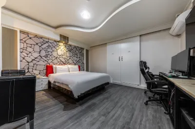 Iksan M Plus Hoteles en Iksan