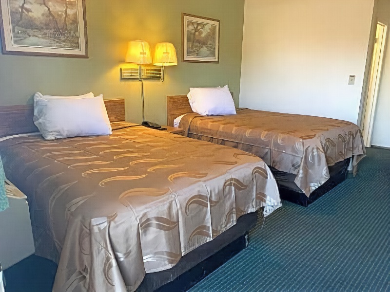 Regency Inn Lakeport