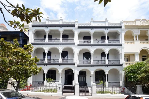 Hotel Challis Potts Point Hotels in Woolloomooloo