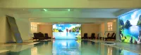 Court Hotel - Pools