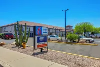 Americas Best Value Inn 阿帕奇交匯處 - 停車場