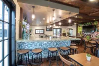 Oxford Suites Pismo Beach - bar