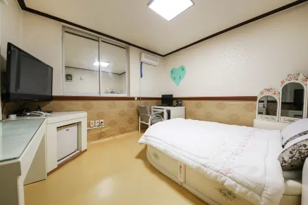 Gochang Hilton Park Отели рядом с достопримечательностью «Chan Yun Temple»