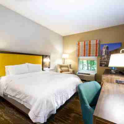 Hampton Inn & Suites Raleigh/Cary-I-40 (Pnc Arena) Rooms