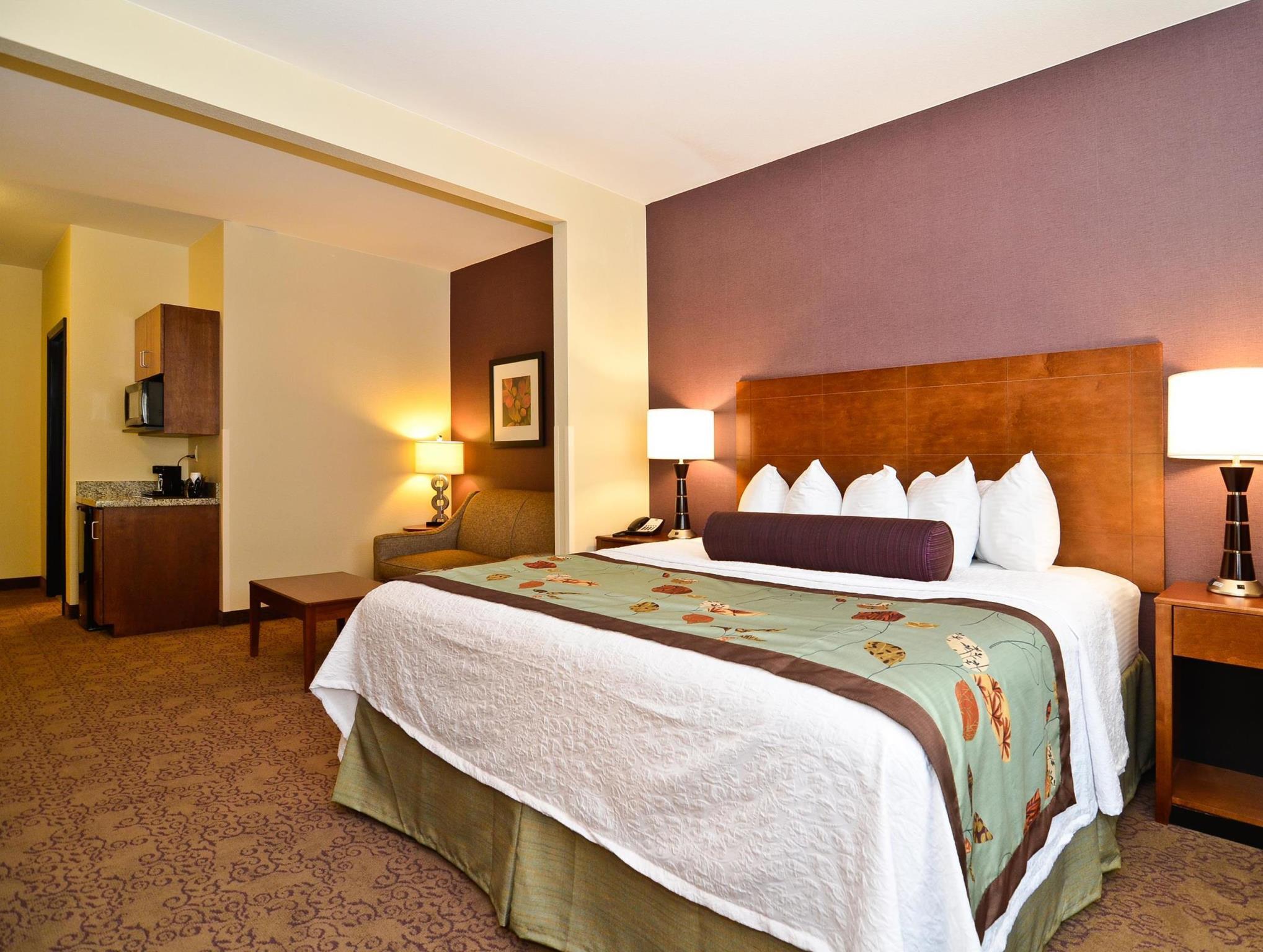 Best Western Plus Carousel Inn & Suites Burlington