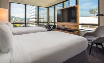 1. Hilton P..