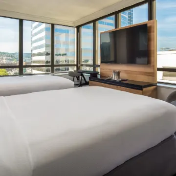 Hilton Portland Downtown Hotels near Pioneer Courthouse Square