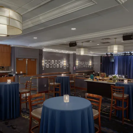 DoubleTree Suites by Hilton Hotel Boston - Cambridge