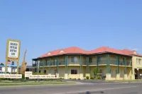 Golden Guitar Motor Inn Hotels in Hillvue