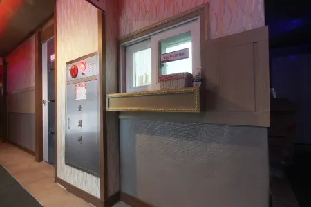 Yeongcheon Hyu Отели рядом с достопримечательностью «Auno Feliz Glamping»