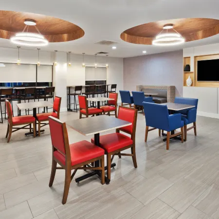 Holiday Inn Express & Suites ROME by IHG