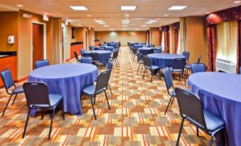 Holiday Inn Express & Suites Memphis/Germantown