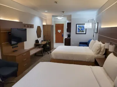 Holiday Inn Express & Suites Galveston West-Seawall Отели в г. Галвестон