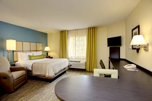 Candlewood Suites Raleigh Crabtree Hotel di House Creek