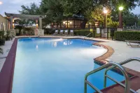 DoubleTree by Hilton Austin-University Area - piscina