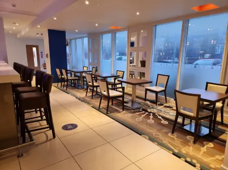 Holiday Inn Express Wakefield