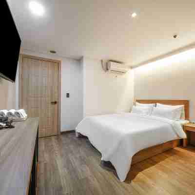 Suwon (Yeonghwa-Dong) Jay Rooms