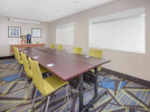 Holiday Inn Express & Suites BISHOP by IHG Hotels in Bishop