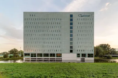 Radisson Hotel & Suites Amsterdam South Hotels near Museum Cobra