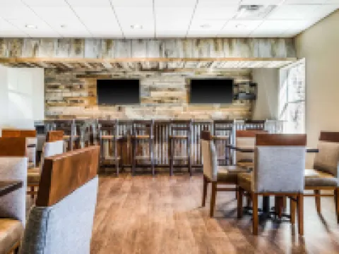 MainStay Suites Hackberry Sportsman's Lodge Hotels in Hackberry