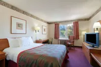 Ramada by Wyndham SeaTac Airport North - parking