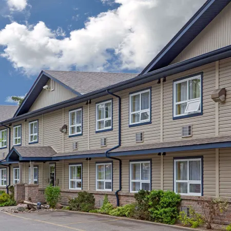Super 8 by Wyndham Sault Ste Marie on