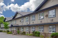 Super 8 by Wyndham Sault Ste Marie on Hotels near Strathclair Park