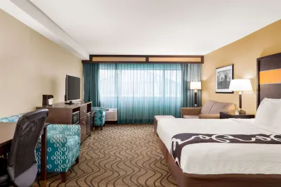 La Quinta Inn & Suites by Wyndham Richmond-Midlothian Hotels near Lane Bryant