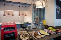 Hampton by Hilton Kaiserslautern - فطور