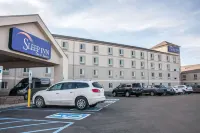 Sleep Inn & Suites Conference Center and Water Park - parking