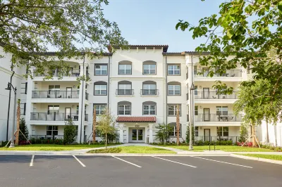 Sonder Vista Cay Apartments Hotels near ALDI