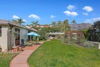 Garden Cottage - Miramar Beach with Shared Deck