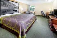 Super 8 by Wyndham Pine Bluff