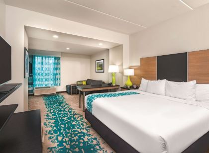 La Quinta Inn & Suites by Wyndham Cleveland TN