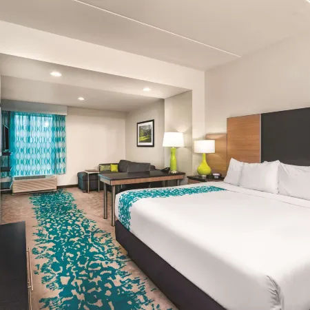 La Quinta Inn & Suites by Wyndham Cleveland TN