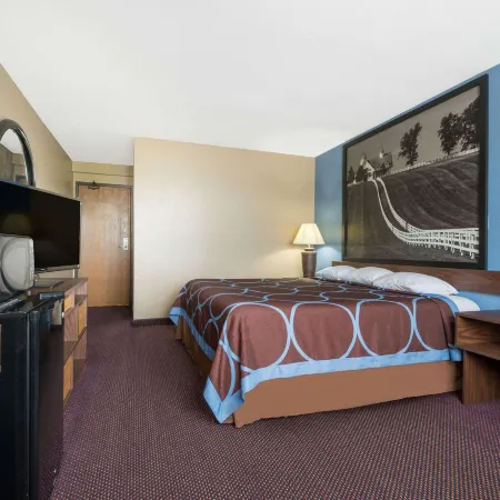 Super 8 by Wyndham Corbin/London KY
