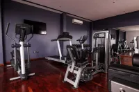 Oak Plaza Suites - Gym
