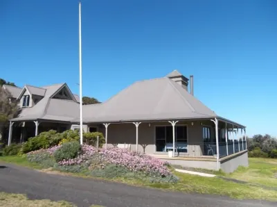 Swan Lake Guest House Hoteles cerca de Isla Phillip